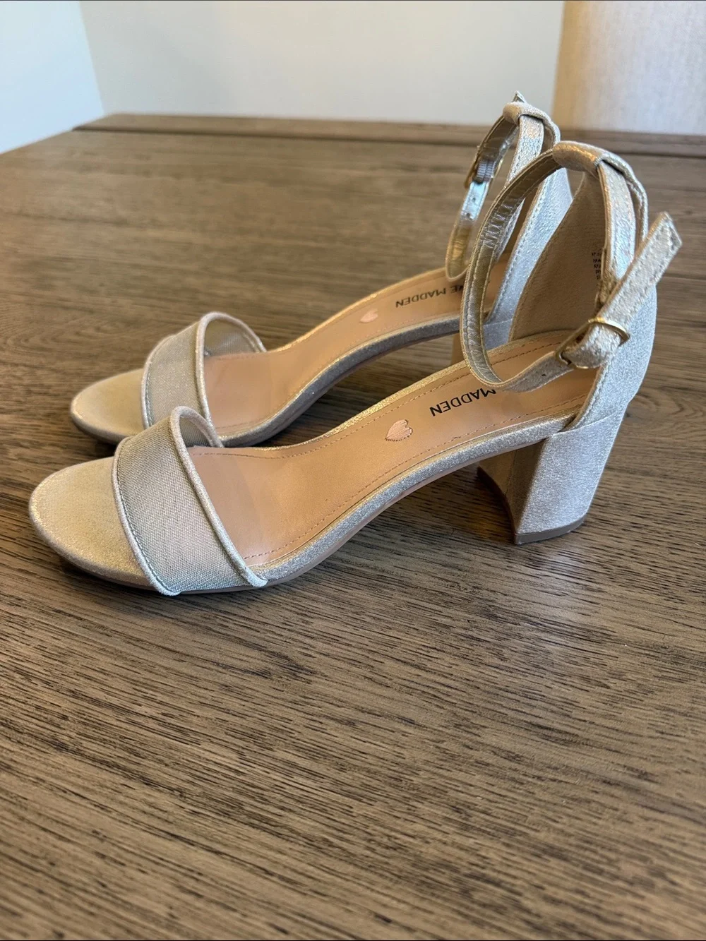 Steve Madden Open-Toe Block Heel Sandal Gold Mesh